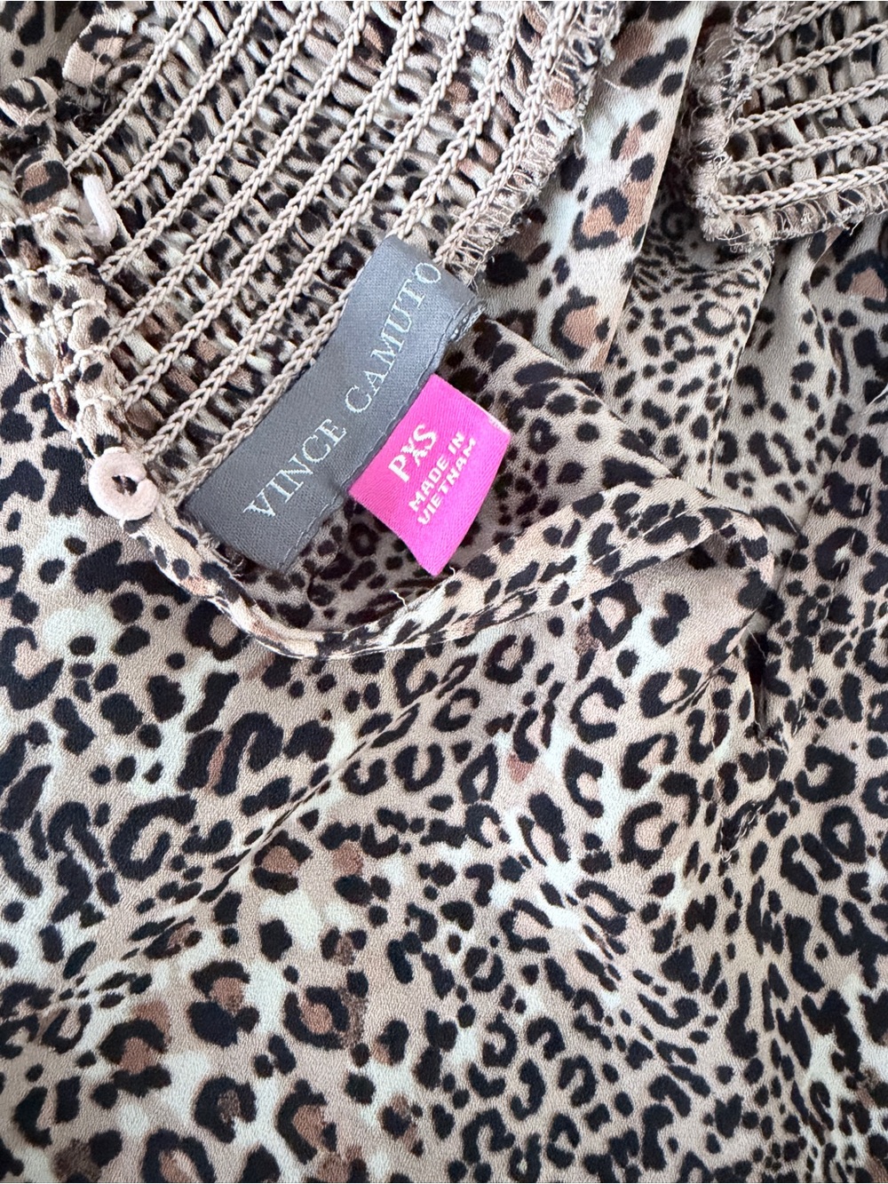 Vince Camuto Leopard Print Sleeveless Smocked Yoke Top - Picture 5 of 6